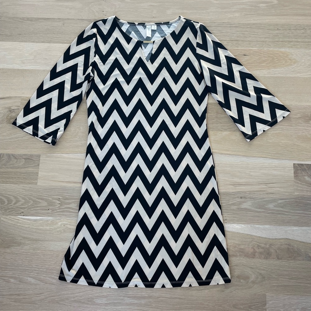 Black and Cream Chevron Long Sleeve Dress Small